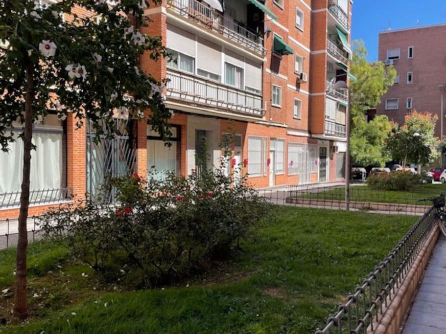 Nuevo Y Confortable Apartamento En Vista Alegre Madrid Eksteriør bilde